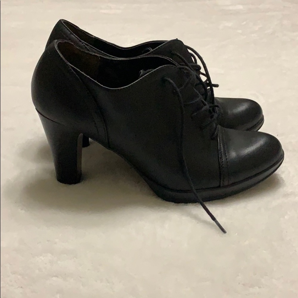 Black shooties